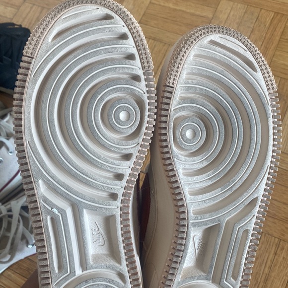 Shoes - Picture 6 of 9